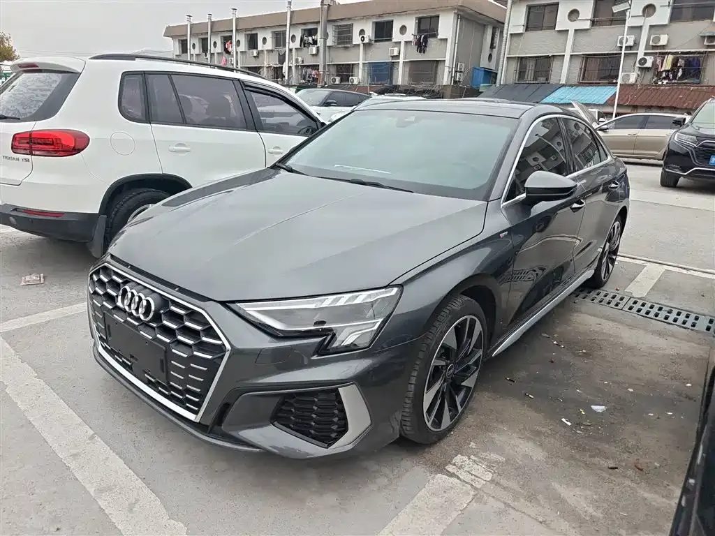 Audi A3 — фото 1