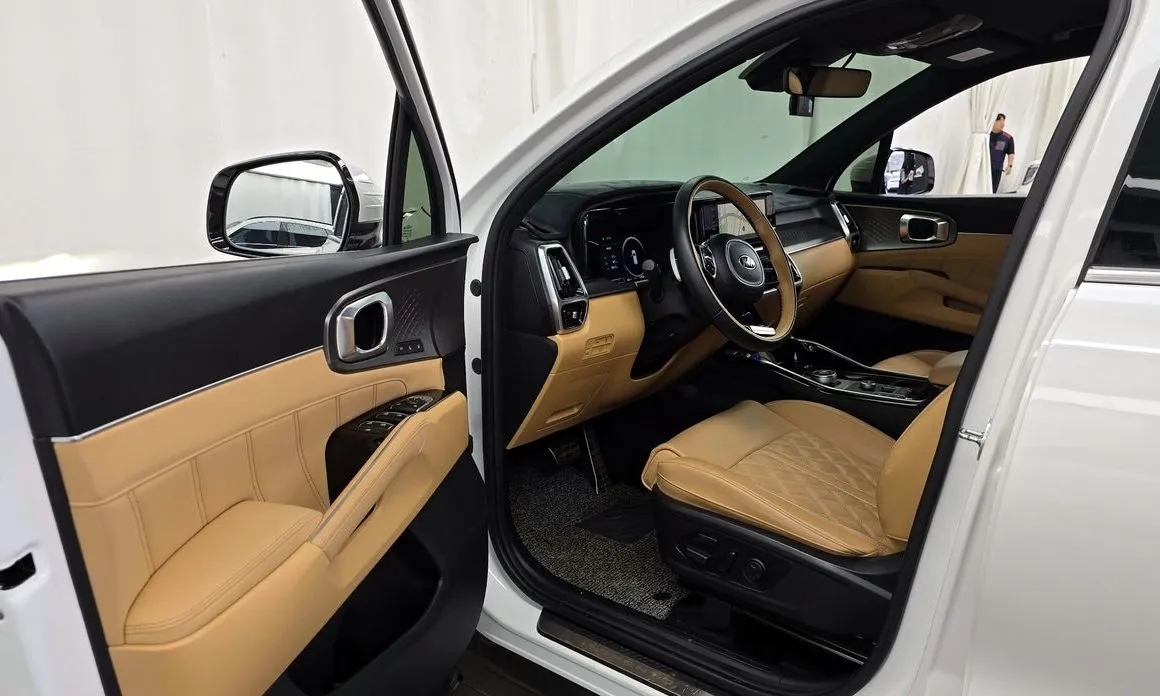Kia Sorento — фото 7