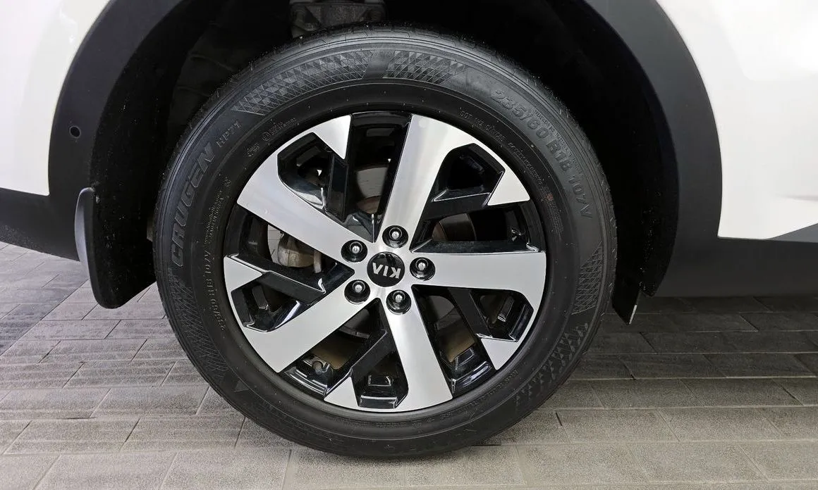 Kia Sorento — фото 6