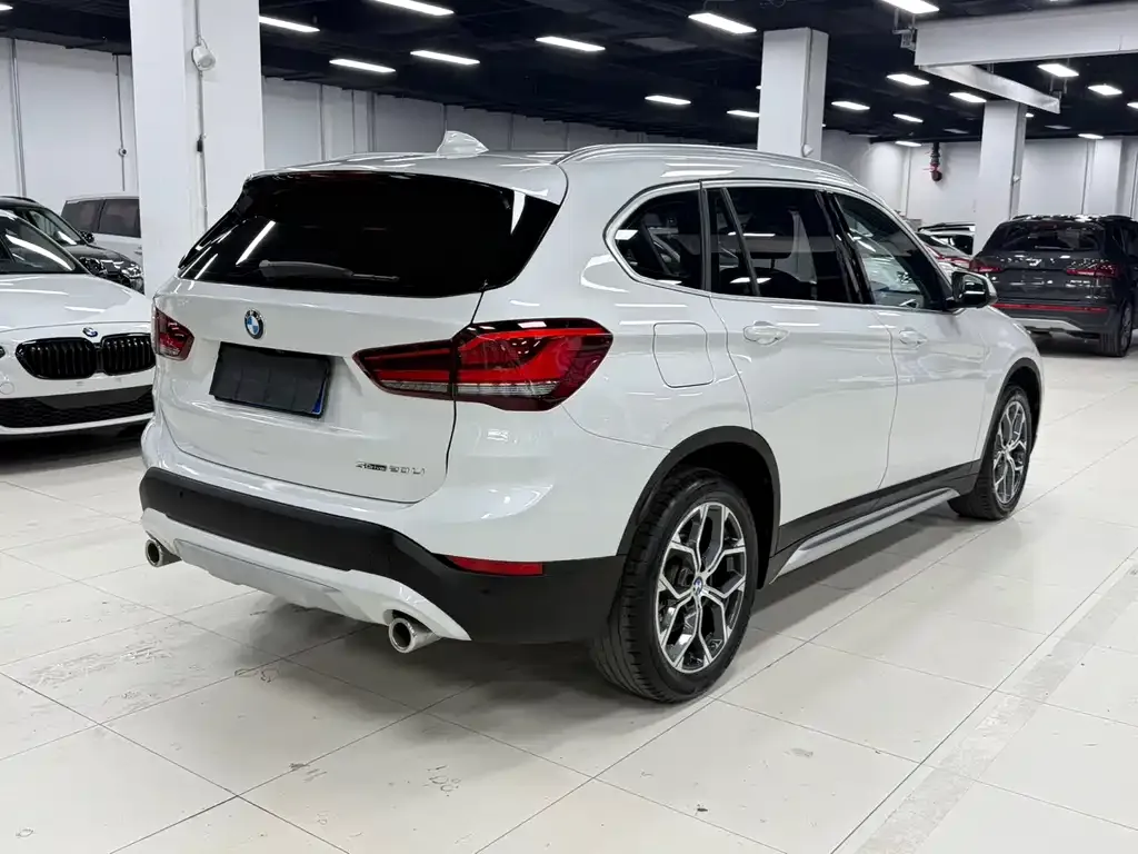 BMW X1 — фото 5