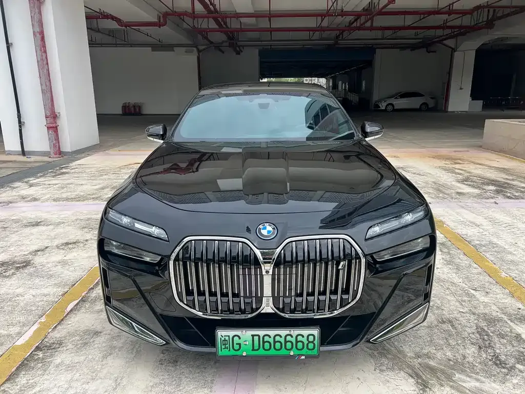 BMW i7 — фото 6