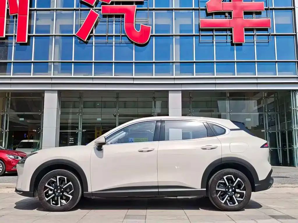 Baojun E6 — фото 2