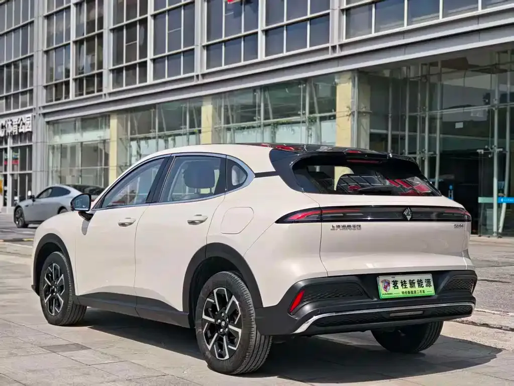Baojun E6 — фото 4