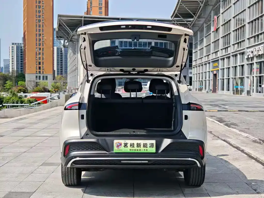 Baojun E6 — фото 9