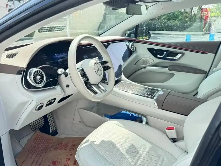 Mercedes-Benz EQS AMG — фото 3