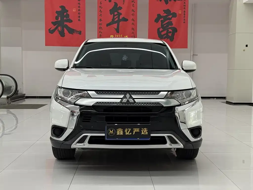 Mitsubishi Outlander — фото 2