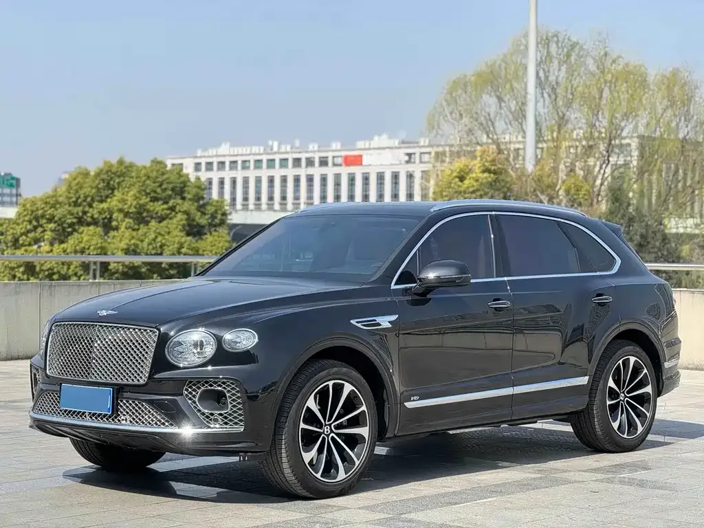 Bentley Bentayga — фото 1