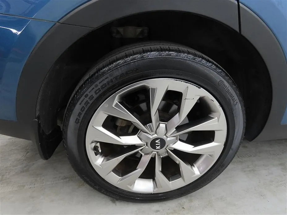 Kia Sorento — фото 8