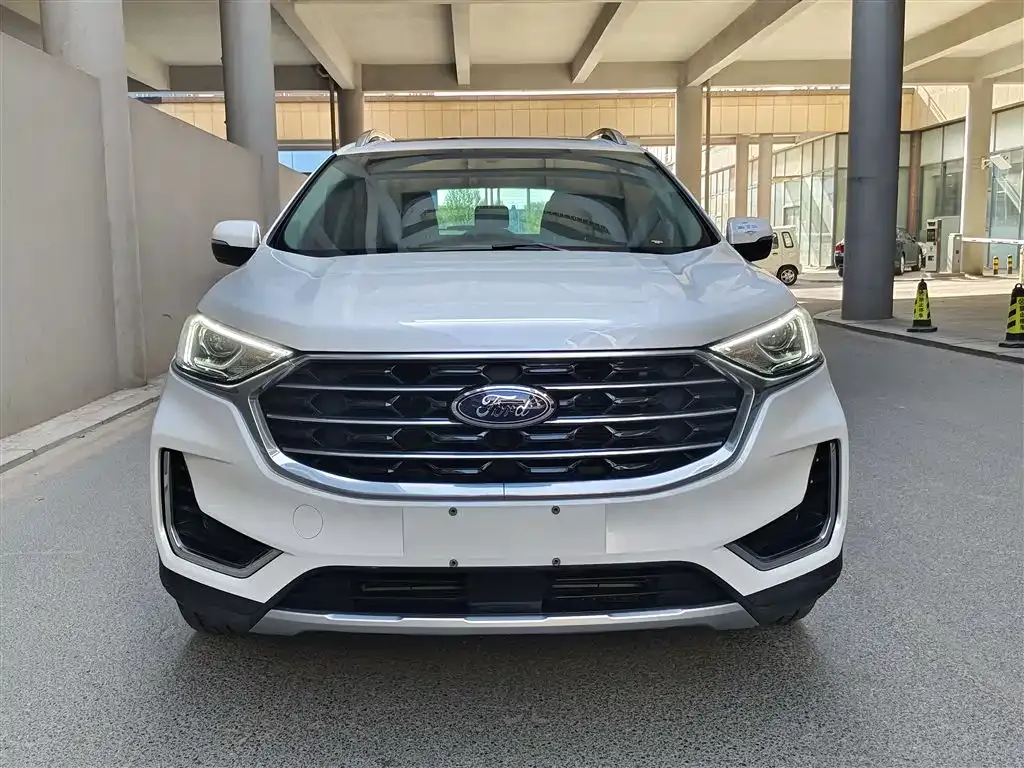 Ford Edge — фото 9