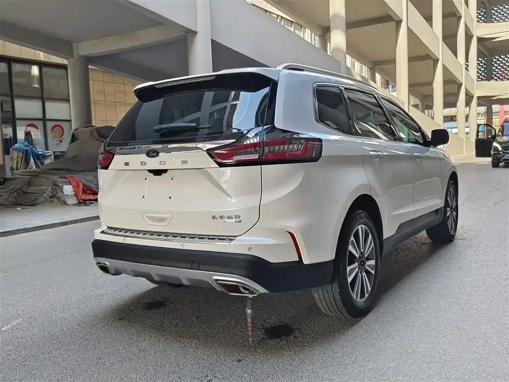 Ford Edge — фото 8