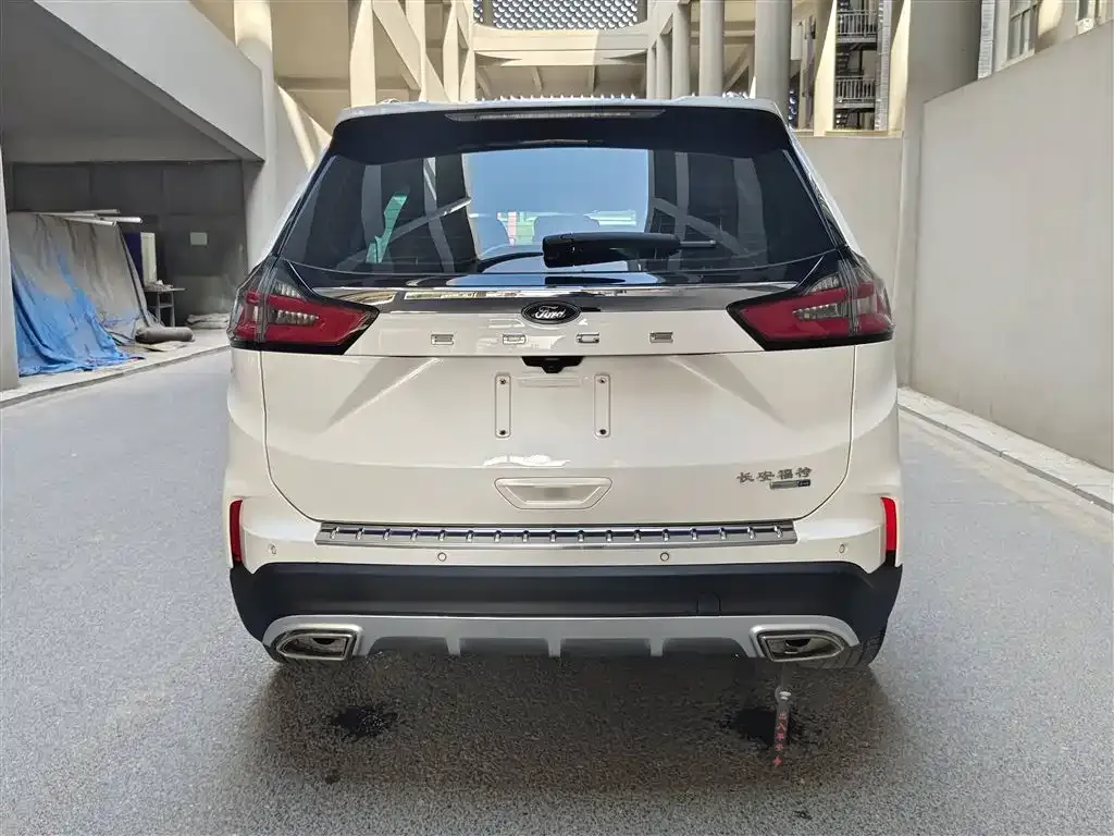 Ford Edge — фото 6