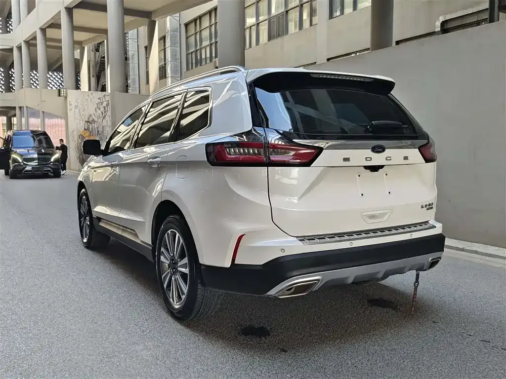 Ford Edge — фото 5