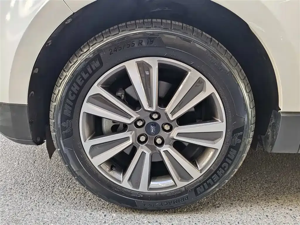 Ford Edge — фото 10