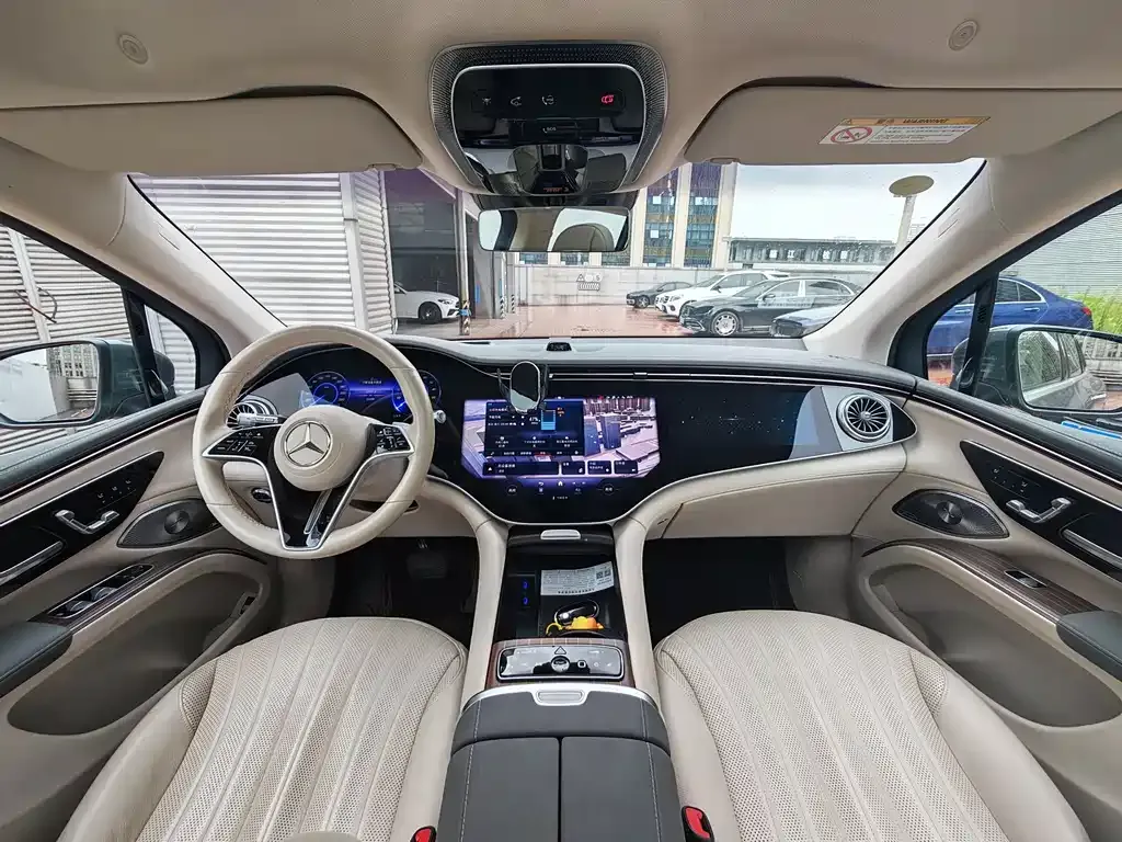 Mercedes-Benz EQS SUV — фото 7