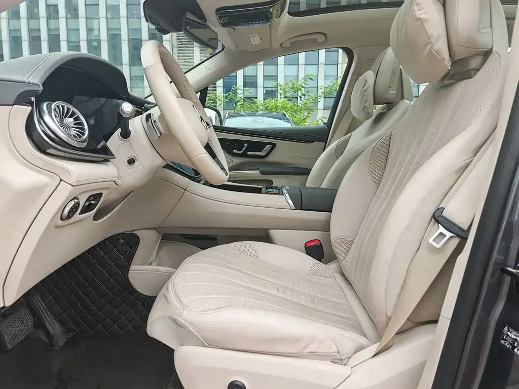 Mercedes-Benz EQS SUV — фото 10