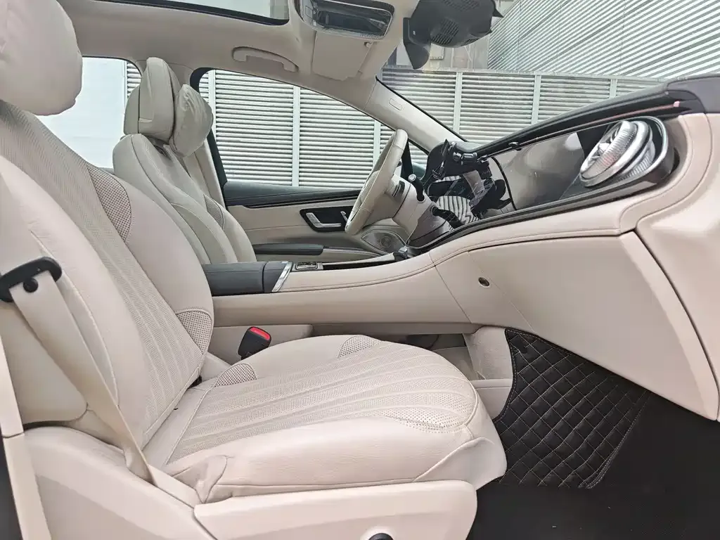 Mercedes-Benz EQS SUV — фото 9