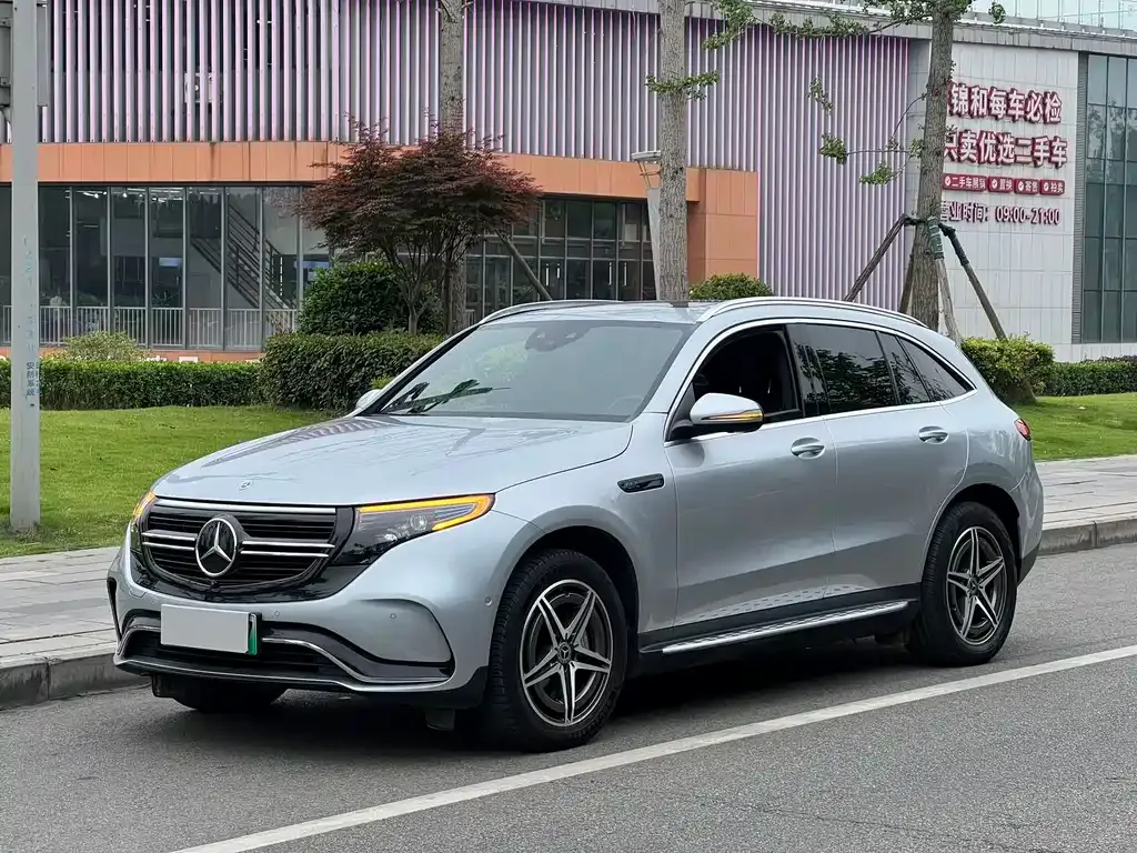 Mercedes-Benz EQC — фото 1
