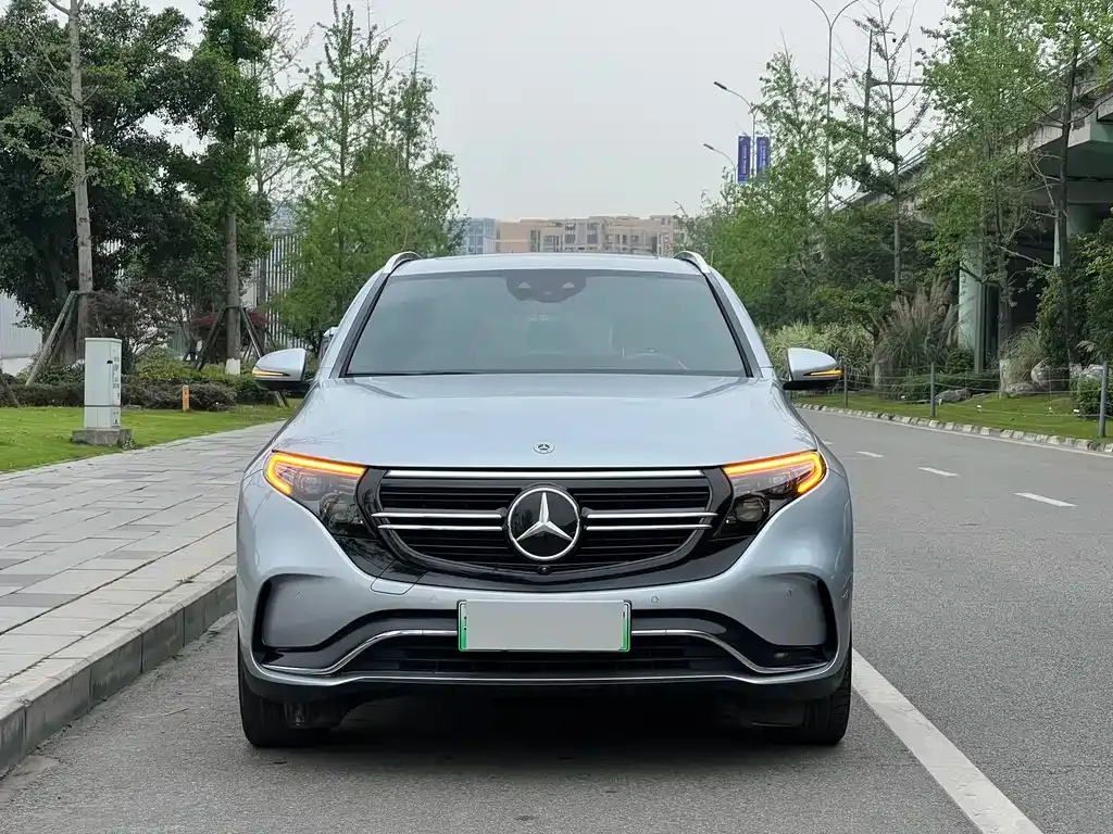 Mercedes-Benz EQC — фото 9