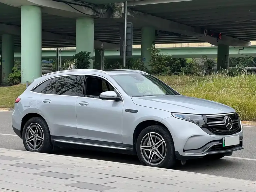 Mercedes-Benz EQC — фото 5