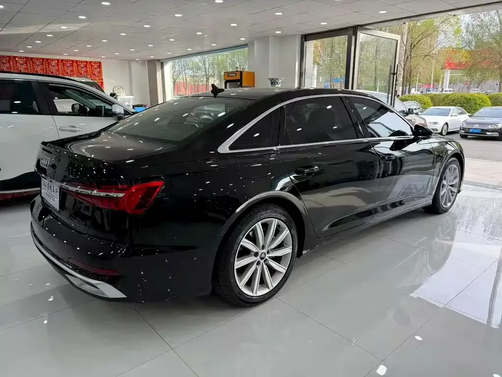 Audi A6L — фото 5