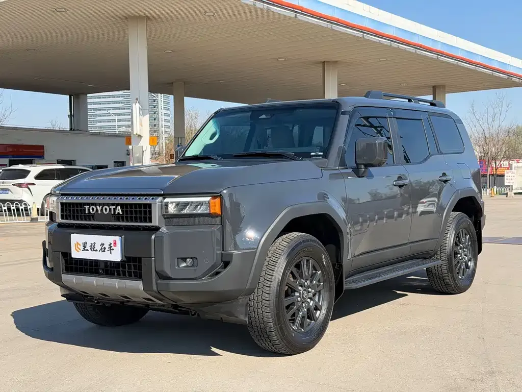 Toyota Prado — фото 1