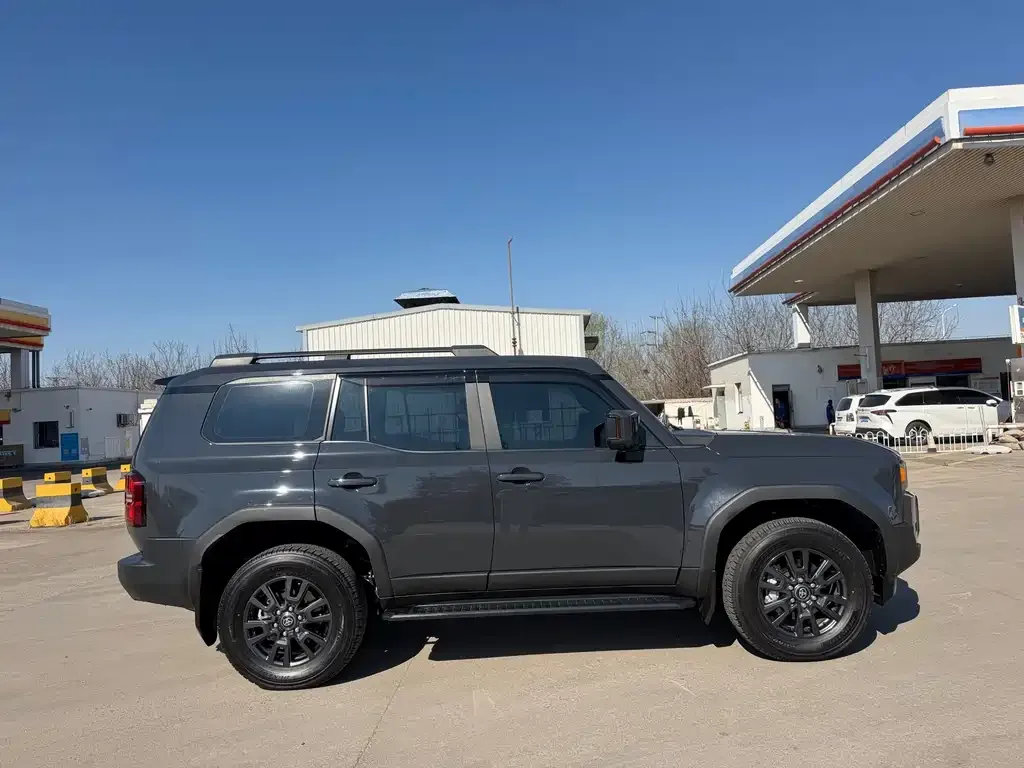 Toyota Prado — фото 10