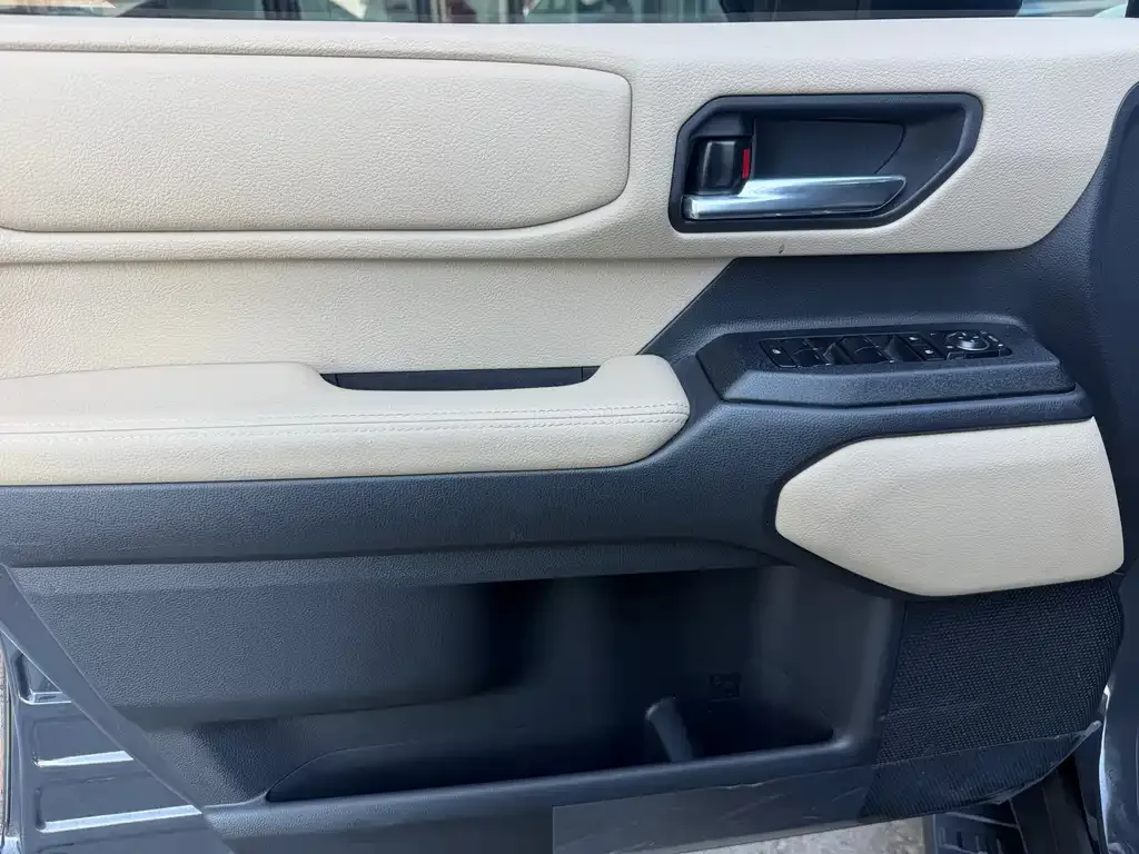 Toyota Prado — фото 4