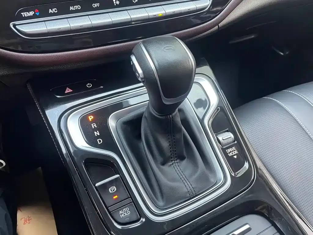 GAC Motor Trumpchi M6 — фото 10