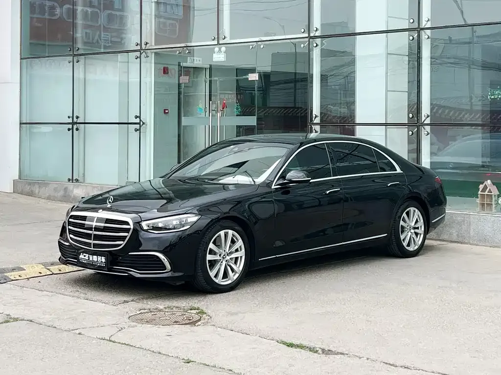 Mercedes-Benz S-Class — фото 1