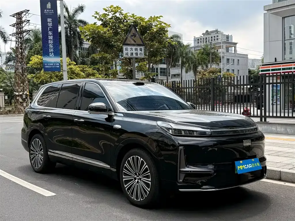 Geely Galaxy M9 — фото 1