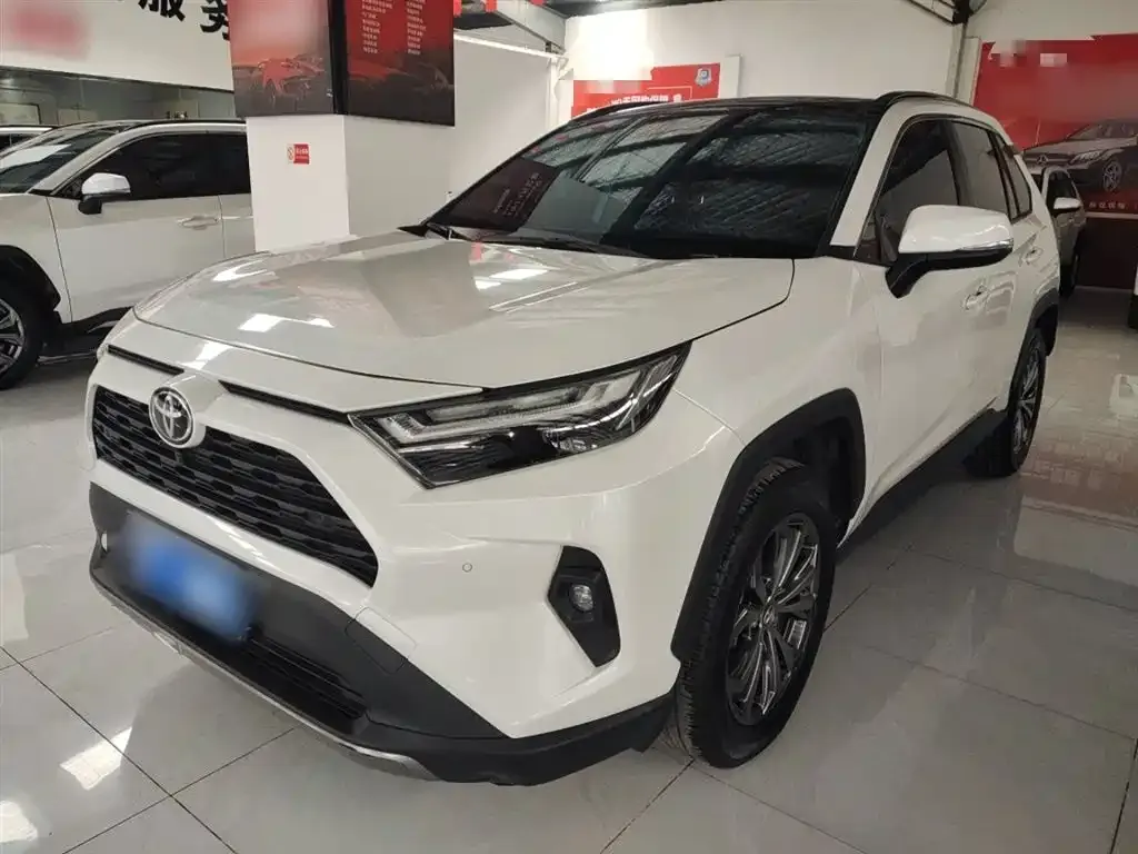 Toyota RAV4 — фото 1