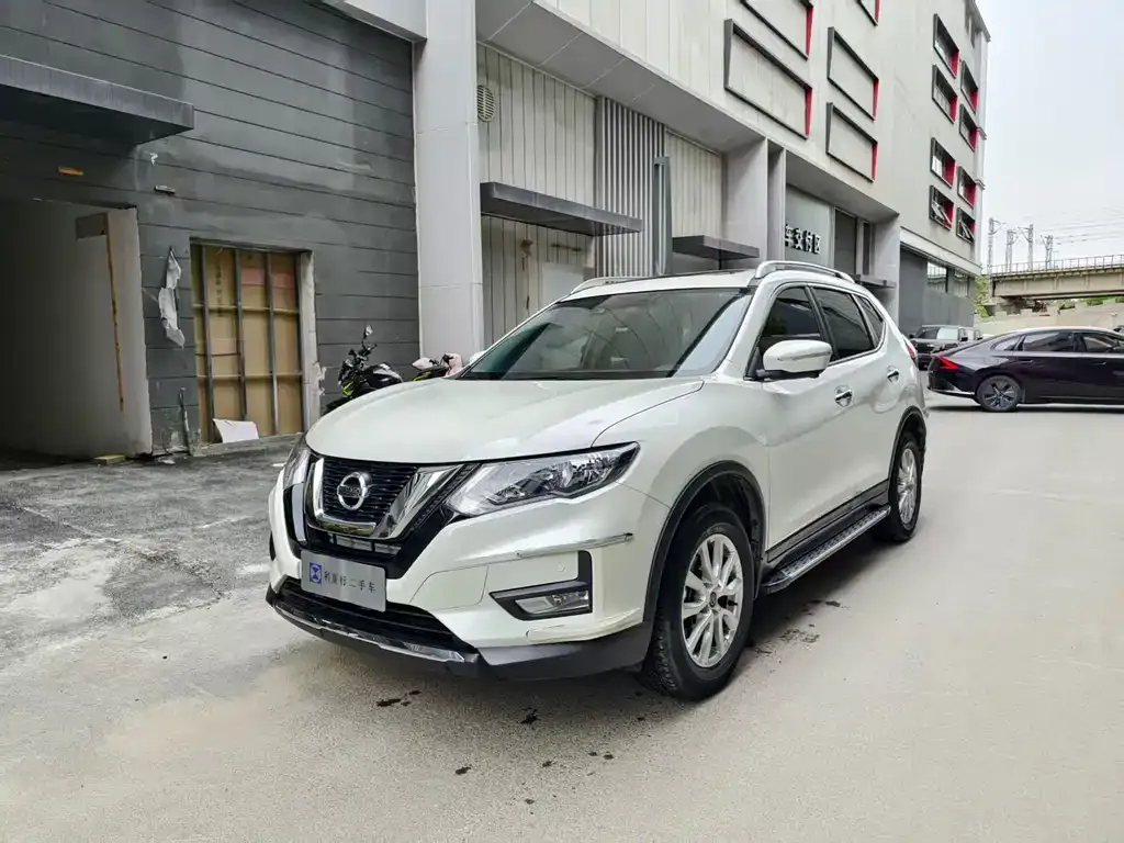 Nissan X-Trail — фото 1
