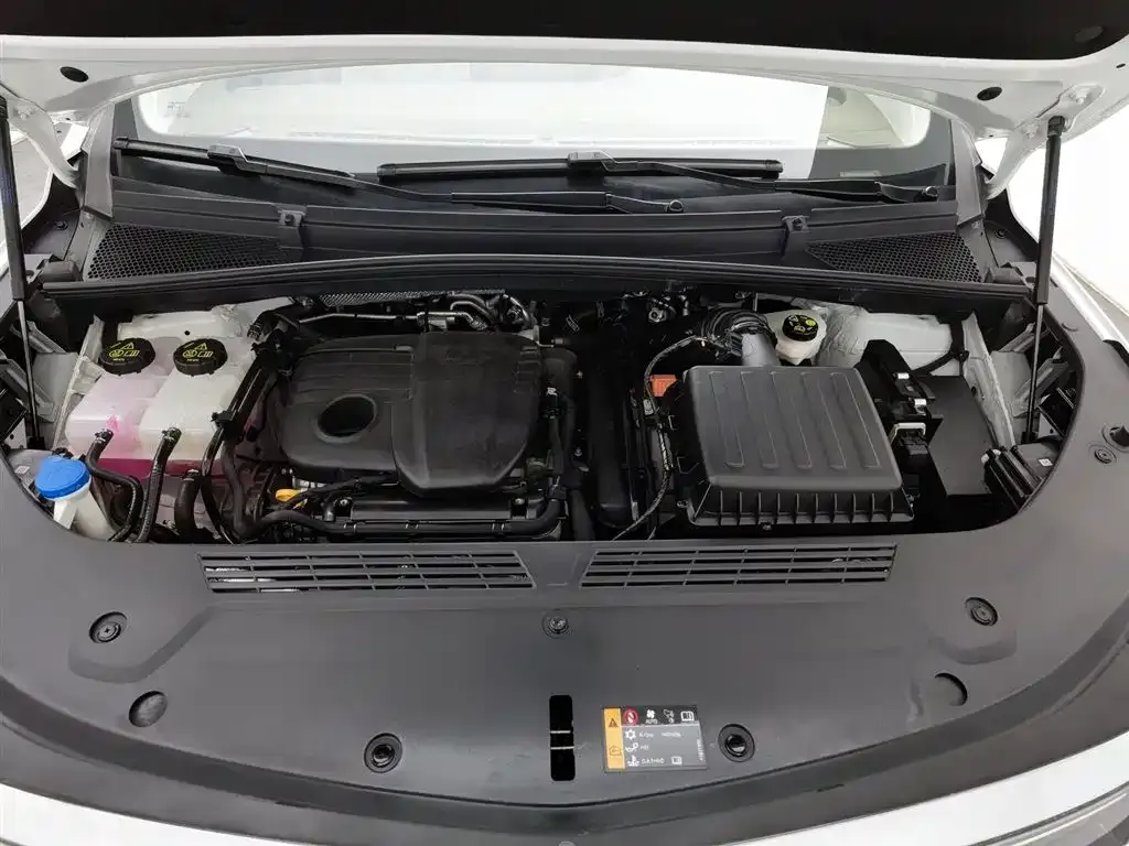Roewe iMAX8 New Energy — фото 10