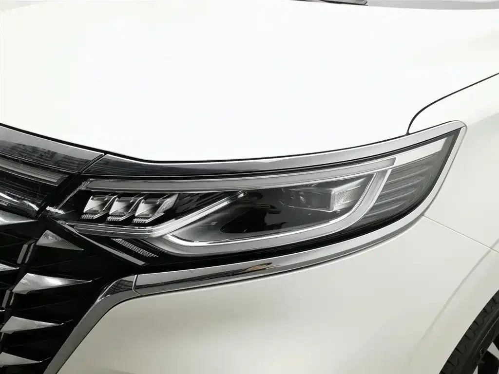 Roewe iMAX8 New Energy — фото 8