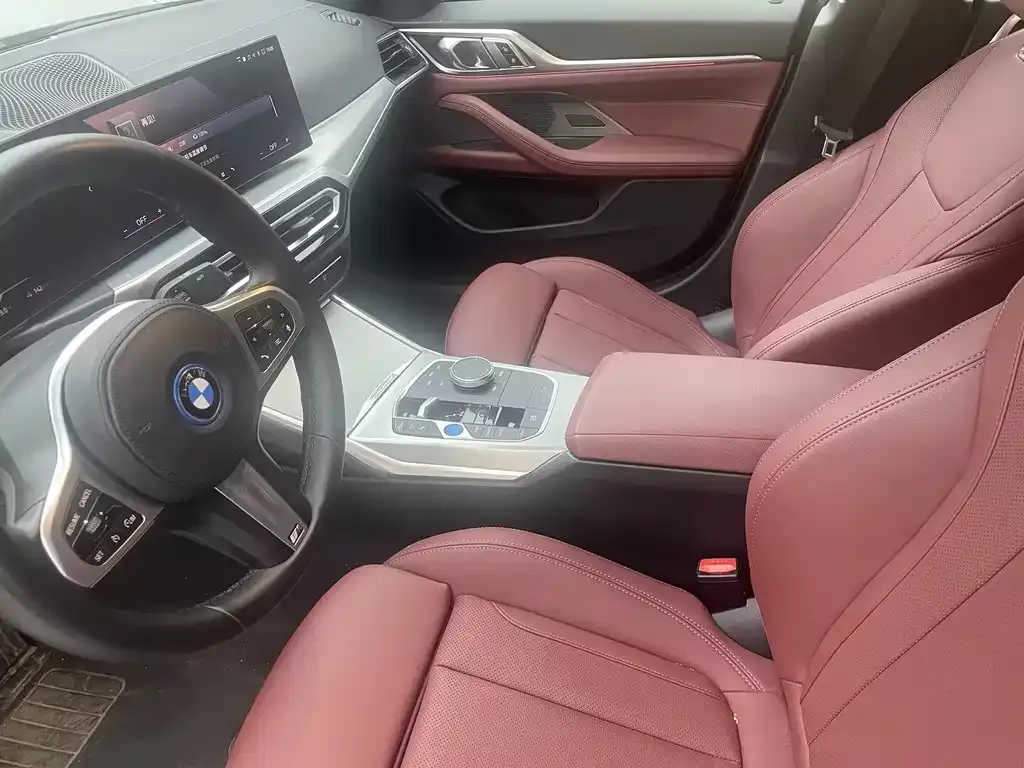 BMW i4 — фото 9