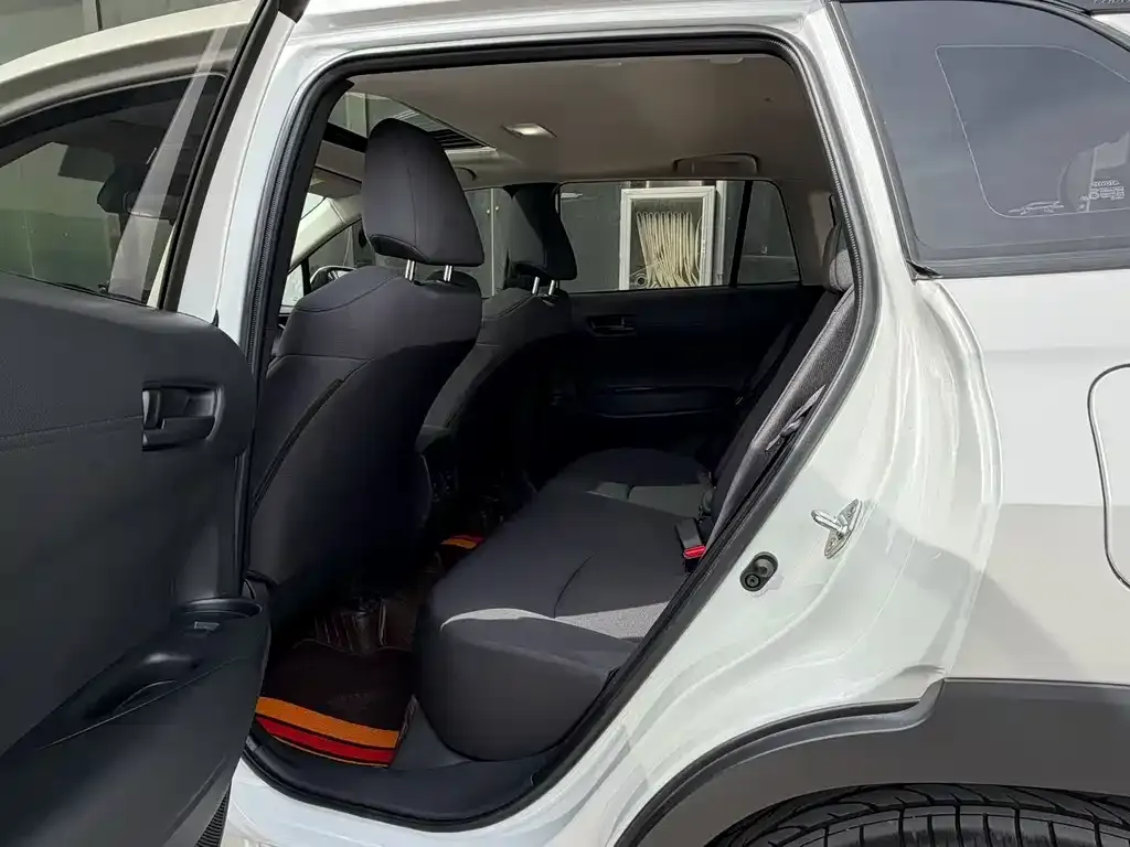 Toyota Corolla Cross — фото 2