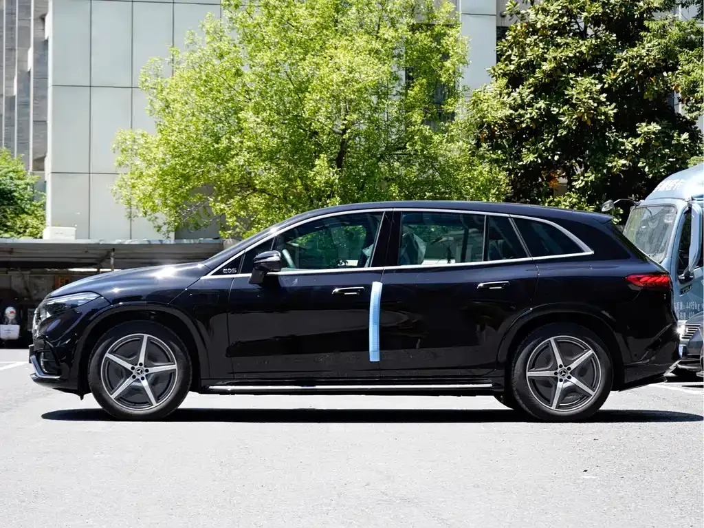 Mercedes-Benz EQS SUV — фото 9