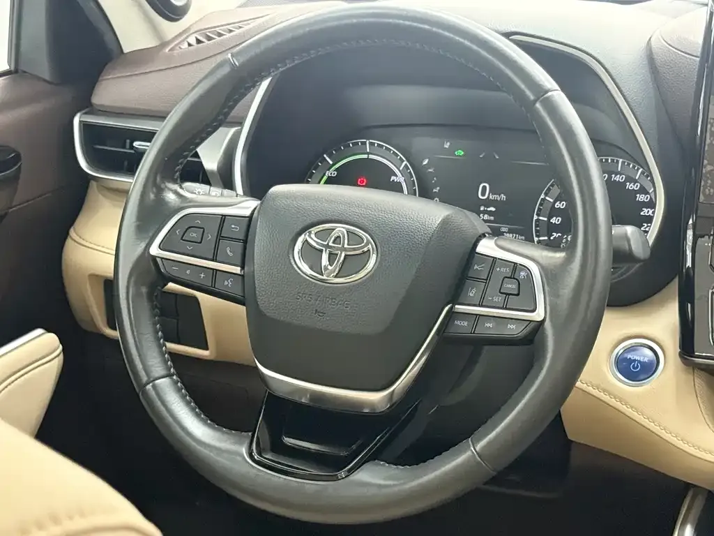 Toyota Highlander — фото 10