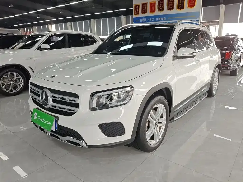 Mercedes-Benz GLB — фото 1