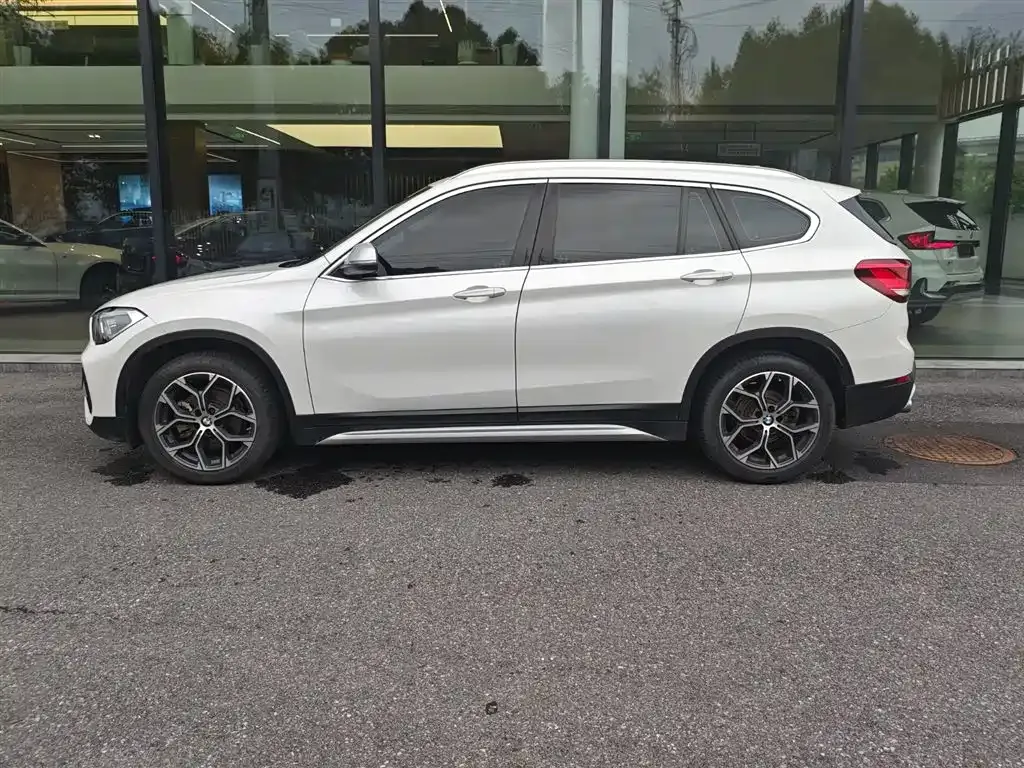 BMW X1 — фото 10