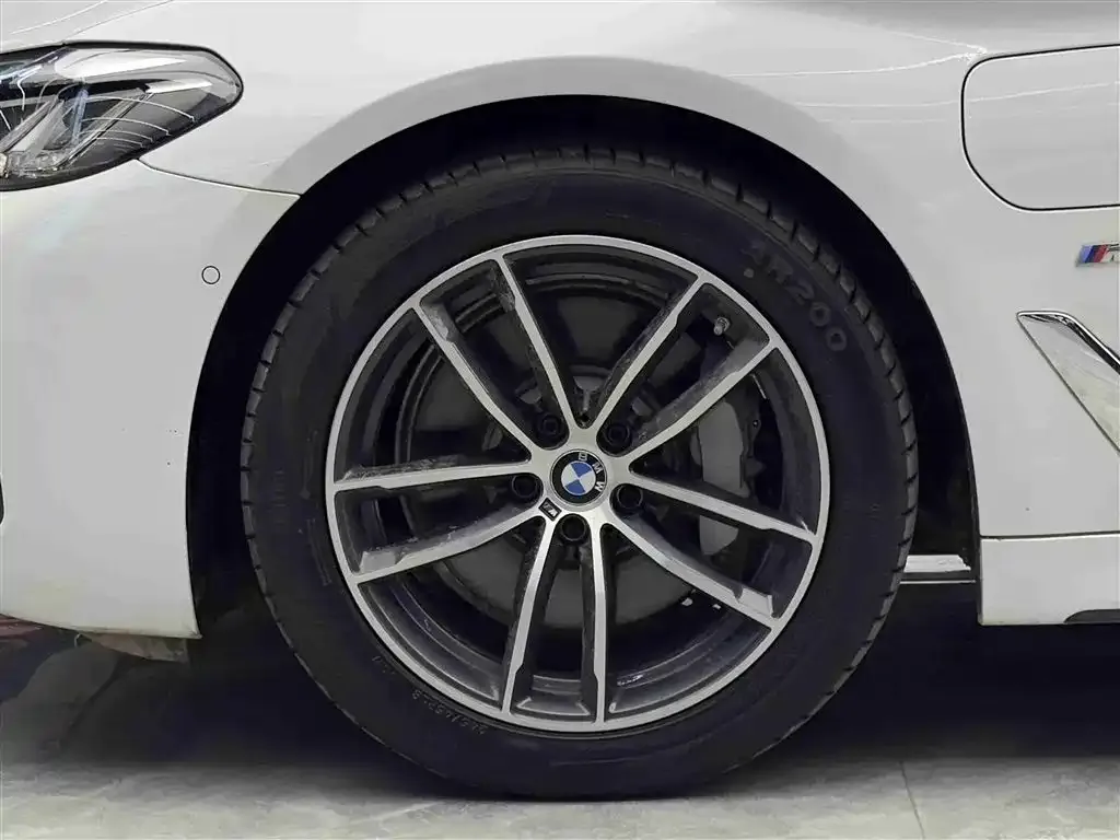 BMW 5 Series New Energy — фото 7
