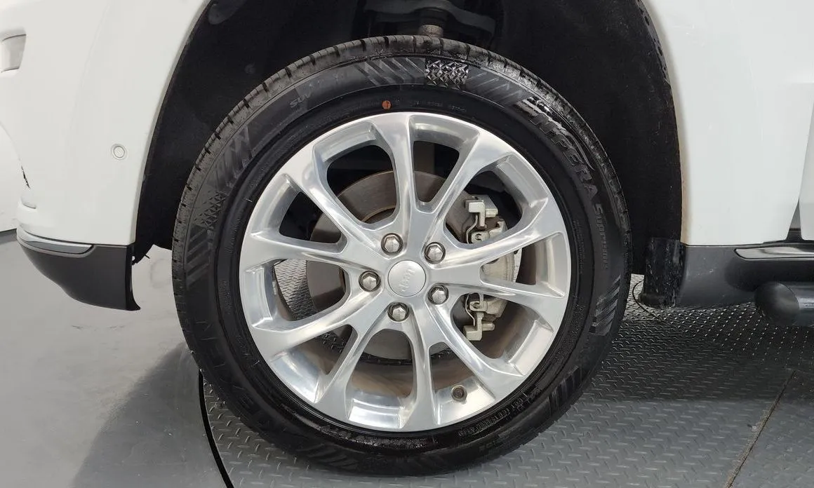 Jeep Cherokee — фото 10