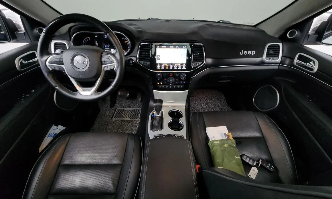 Jeep Cherokee — фото 8