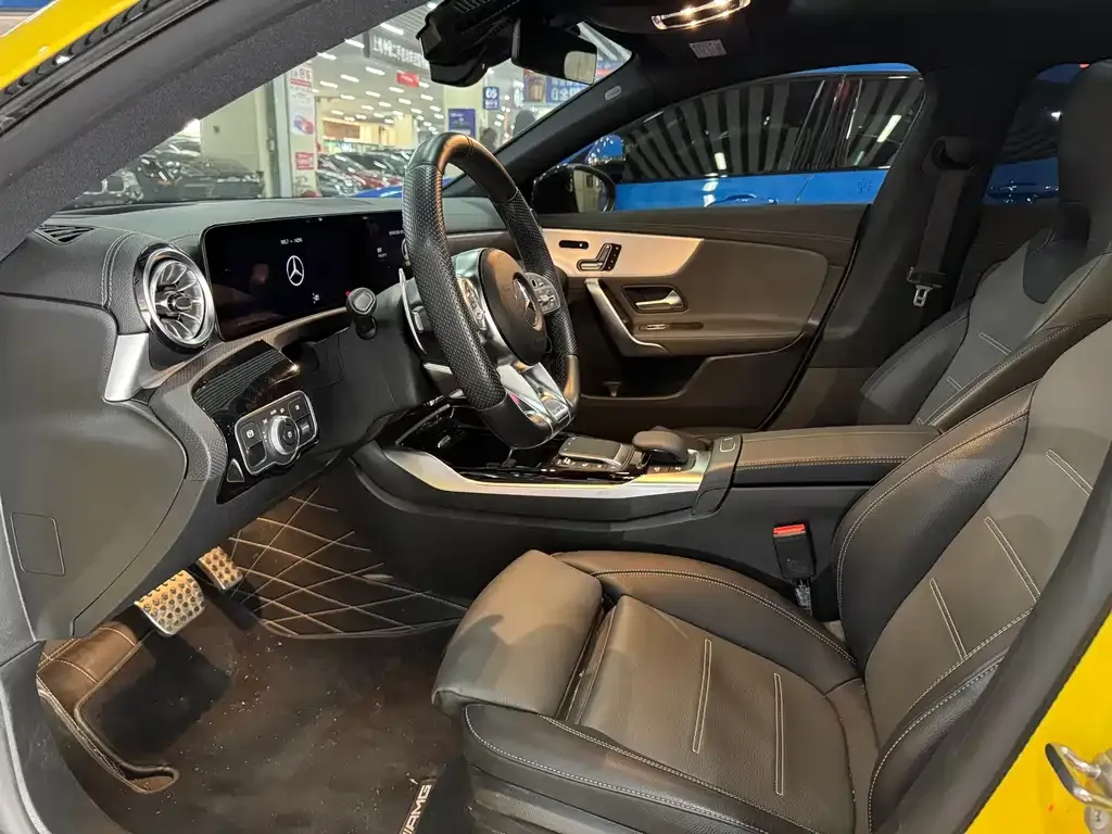 Mercedes-Benz CLA AMG — фото 10