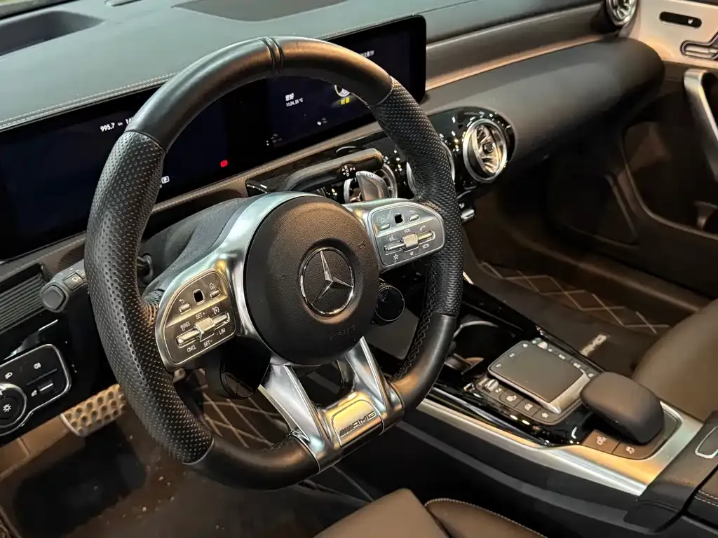 Mercedes-Benz CLA AMG — фото 9