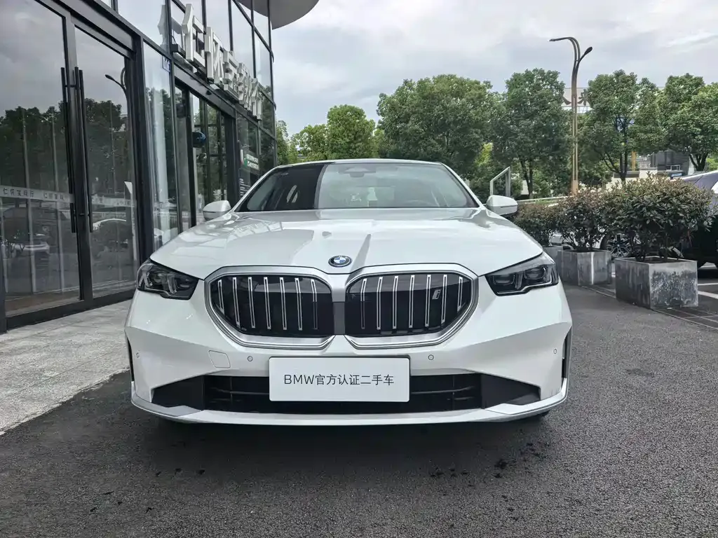 BMW i5 — фото 6