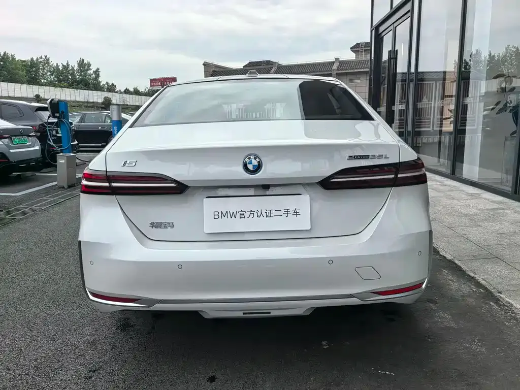 BMW i5 — фото 7