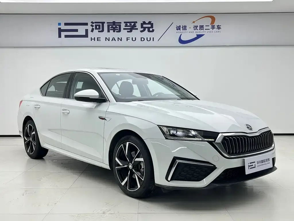 Skoda Octavia — фото 4