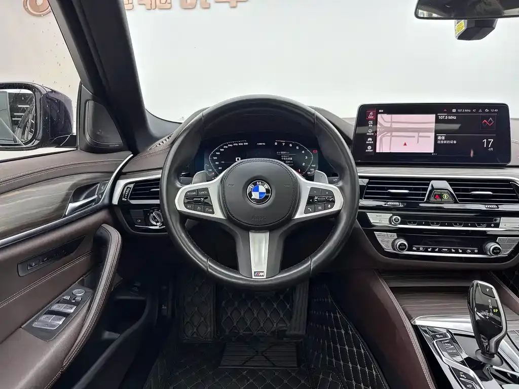 BMW 5 Series — фото 9