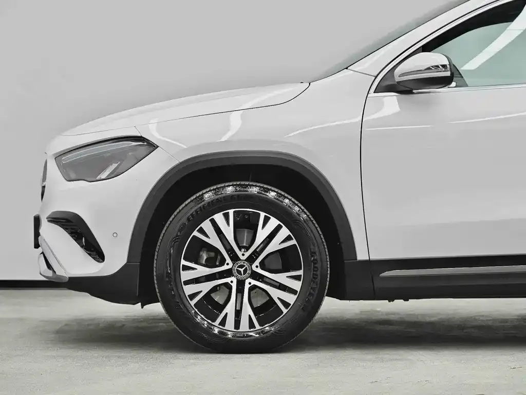 Mercedes-Benz GLA — фото 10